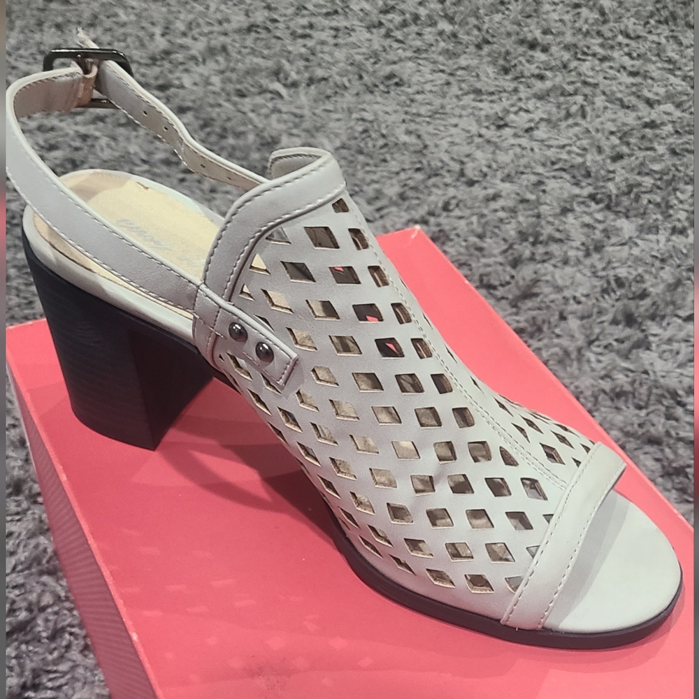 Easy street heel shoes